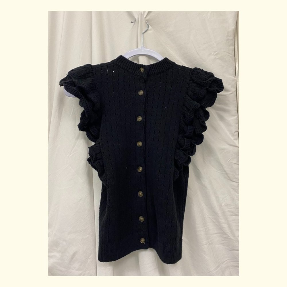 WHO WHAT WEAR BLACK KNIT RUFFLE BUTTON UP BLOUSE MEDIUM